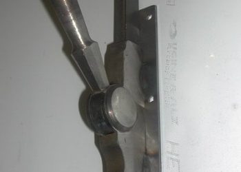 UN137